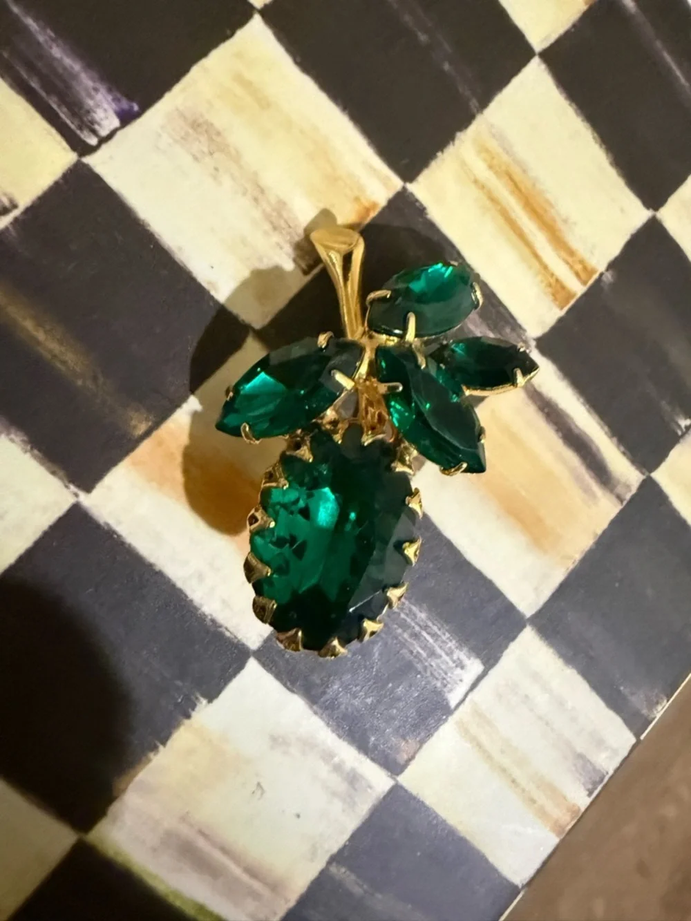 Vintage Gold Tone and Emerald Green Brooch